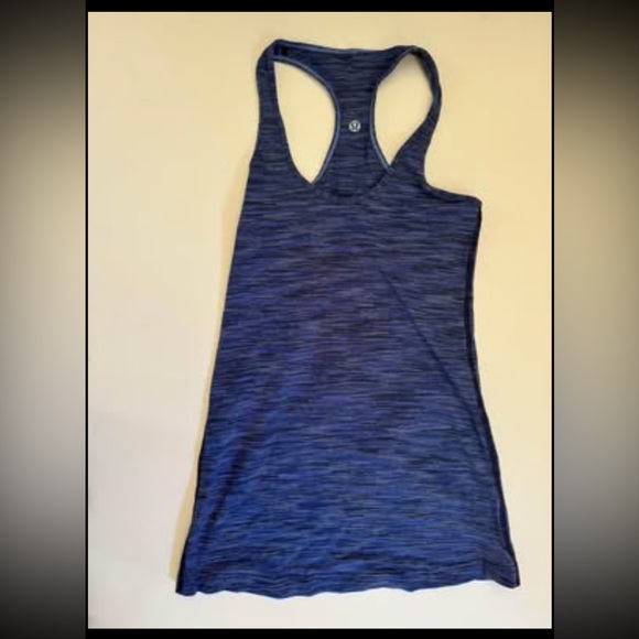 Size 4. Sister doesn’t want it anymore - Picture 3 of 4